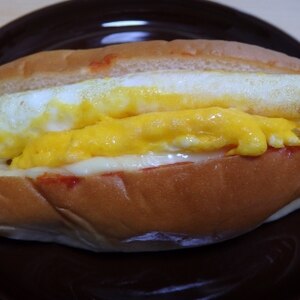 卵とチーズのロールサンド